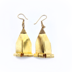 Dokra Ohrringe „Big Shields“ , handgefertigte Ohrringe aus gold glänzenden Messingplatten.