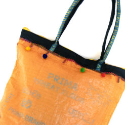 upcycled XL shopper made of recycled flour bag , Tasche aus recyceltem Kunststoff, upcacled WEizenmehlsack